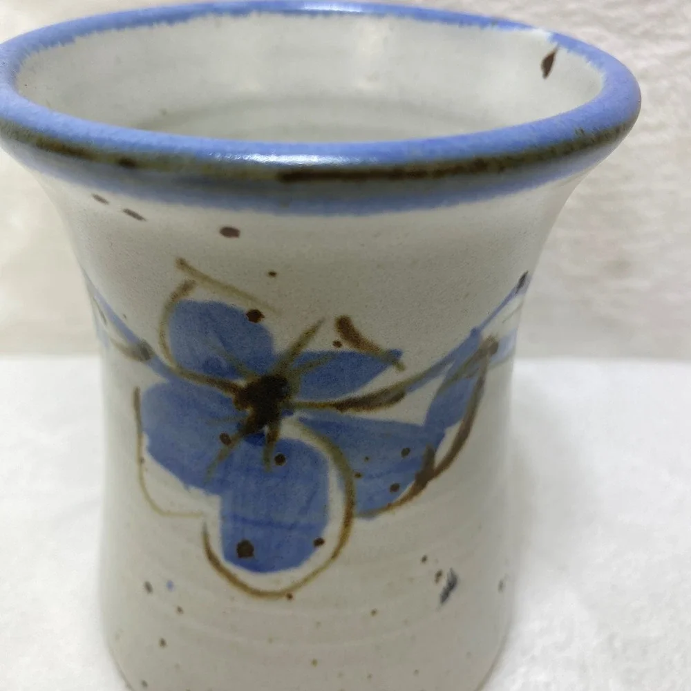 VTG Studio‎ Pottery Speckled Stoneware Vase Blue Floral Signed Makeup Brushes